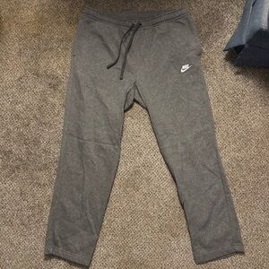 Nike Men's Gray Joggers Sweatpants